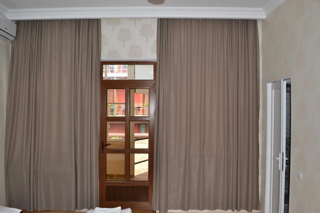 Guest House Rafael Tiflis Exterior foto