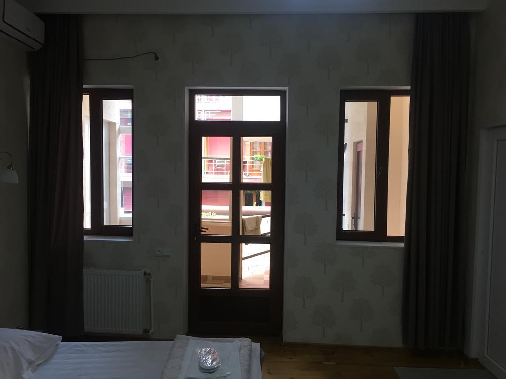 Guest House Rafael Tiflis Exterior foto
