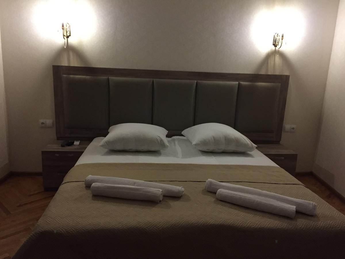 Guest House Rafael Tiflis Exterior foto